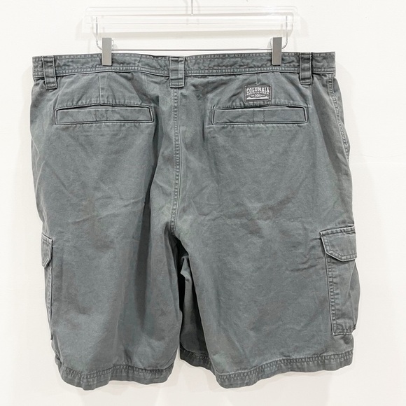 Columbia Roc II Shorts Grey Cargo 44w 10L Camping - Picture 2 of 8